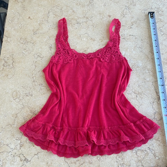 adorable abercrombie & fitch red/pink tank top with lace detailing - Picture 4 of 5